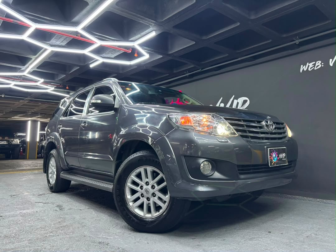Toyota Fortuner - Año 2015 - Foto 1