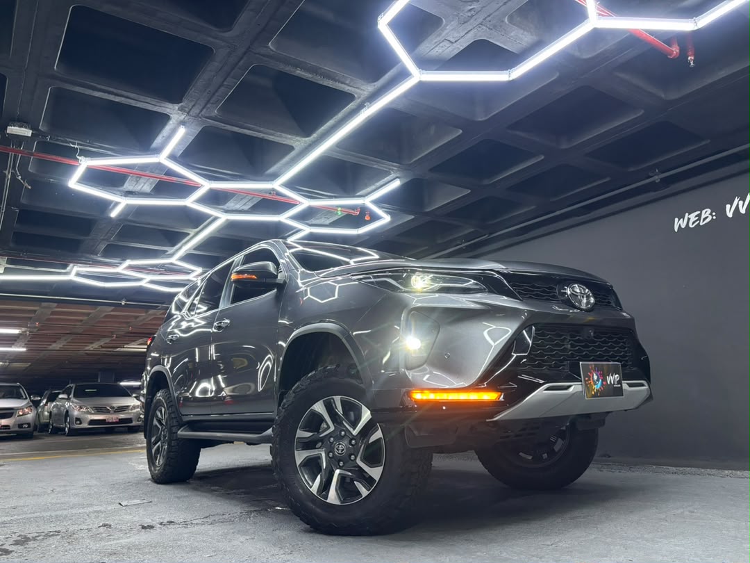 Toyota Fortuner V6 - Año 2025 - Foto 1