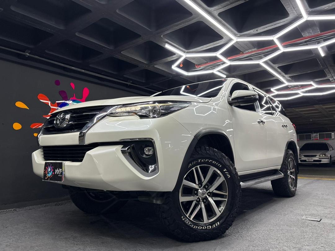 Toyota Fortuner VXR+ Blindada Nivel III – Año 2018 - Foto 1