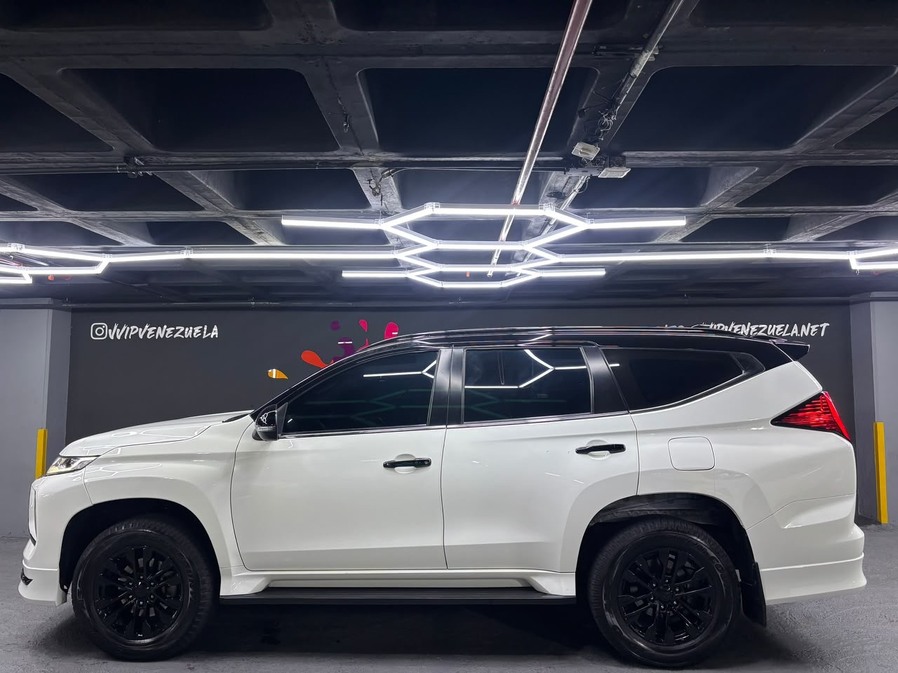 Mitsubishi Montero Sport Prime - Año 2023 miniatura 5