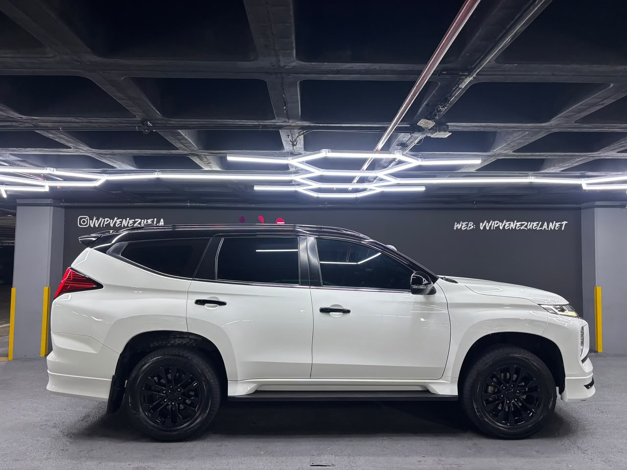 Mitsubishi Montero Sport Prime - Año 2023 miniatura 6