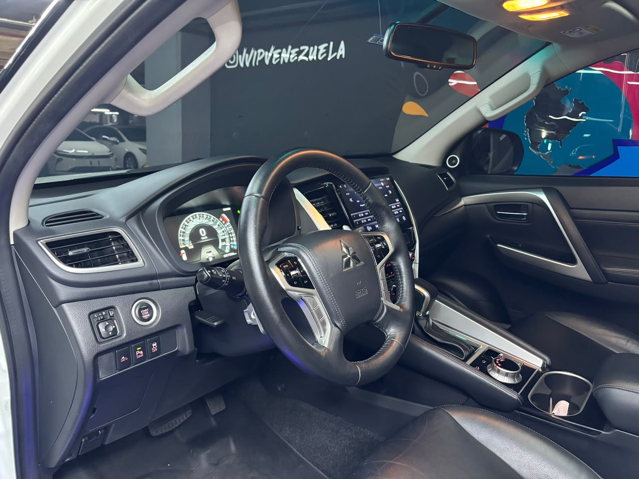 Mitsubishi Montero Sport Prime - Año 2023 miniatura 9