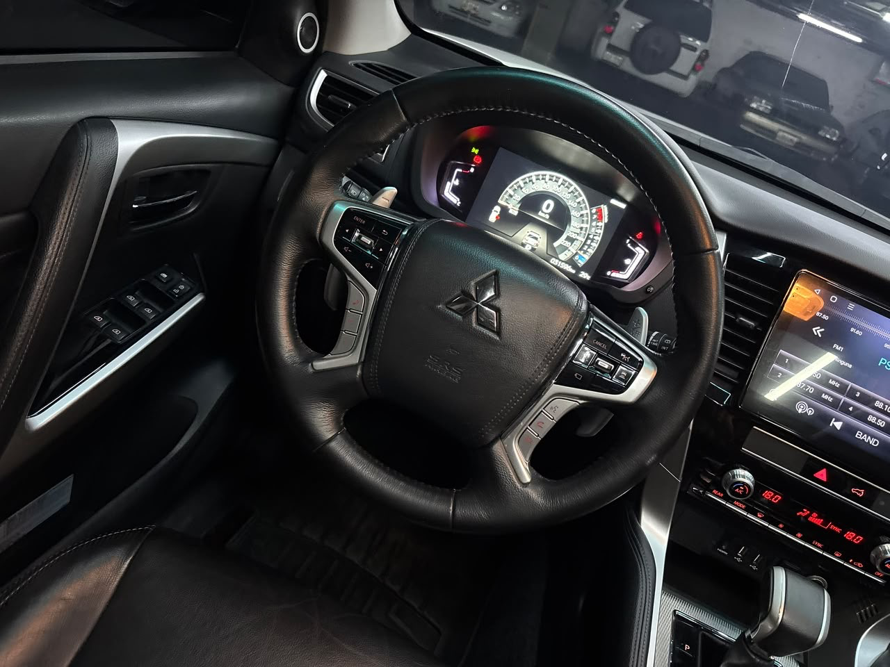 Mitsubishi Montero Sport Prime - Año 2023 miniatura 15