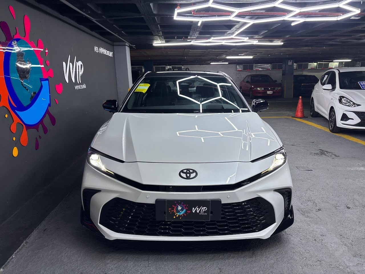 Toyota Camry 2.0 S - Año 2024 miniatura 3