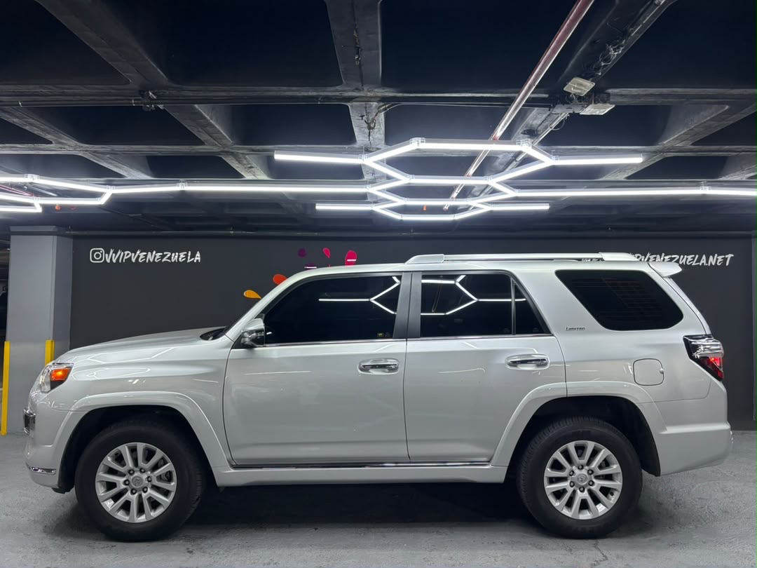 TOYOTA 4runner Limited – Año 2024 miniatura 7