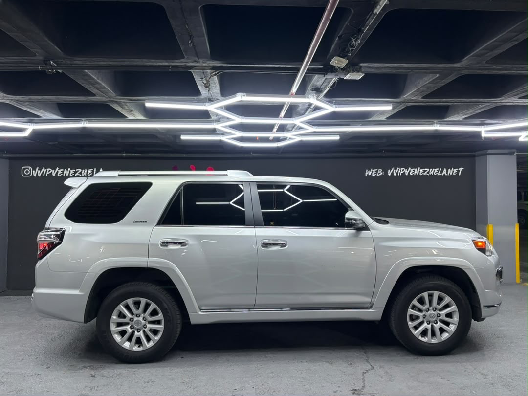 TOYOTA 4runner Limited – Año 2024 miniatura 8