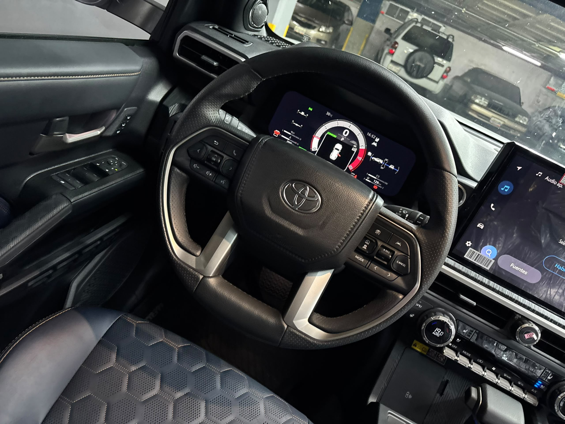 Toyota 4Runner Platinium - Año 2025 miniatura 17