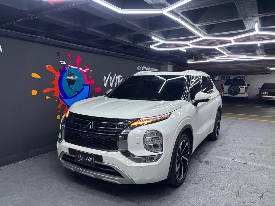 Mitsubishi Outlander - Año 2024 miniatura 2