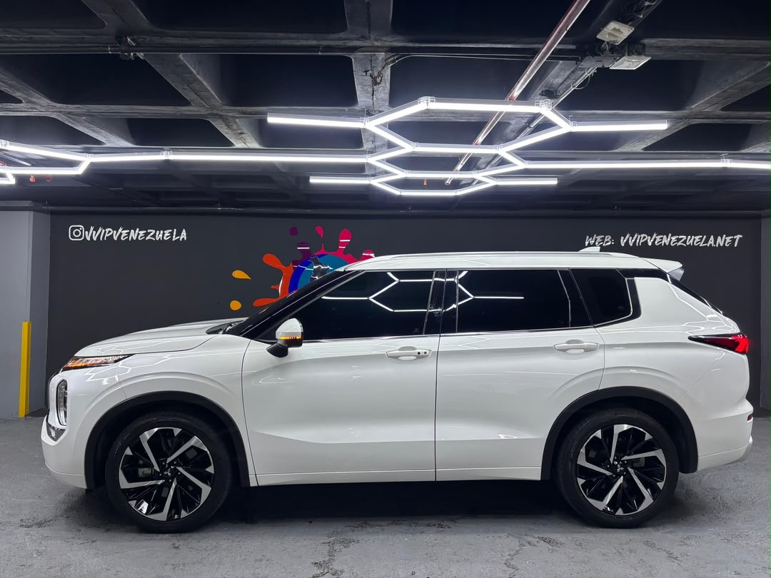 Mitsubishi Outlander - Año 2024 miniatura 5