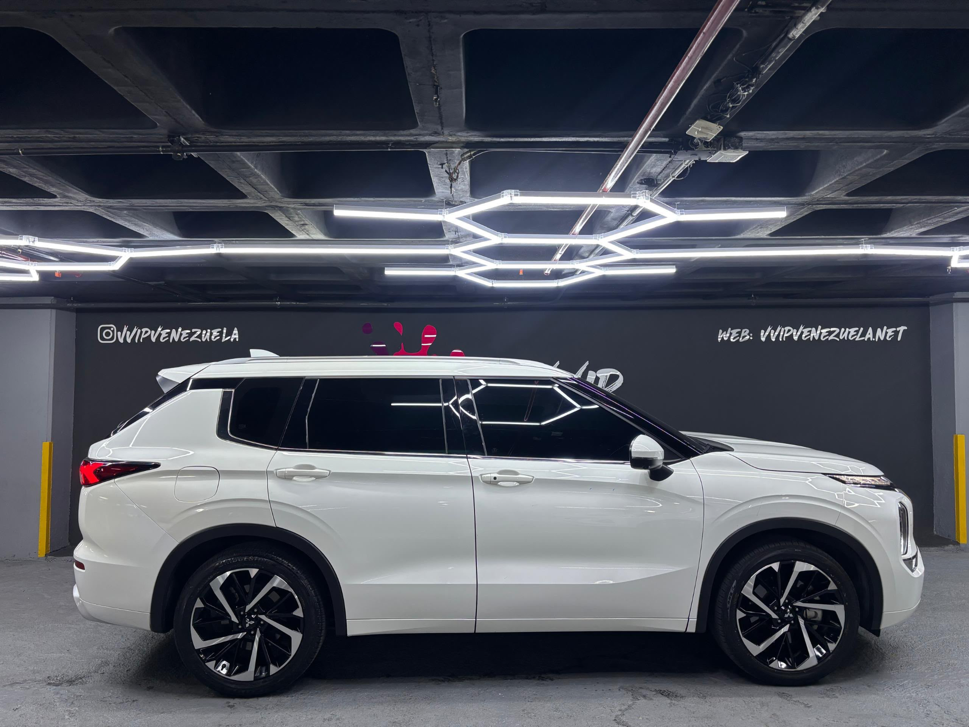 Mitsubishi Outlander - Año 2024 miniatura 6