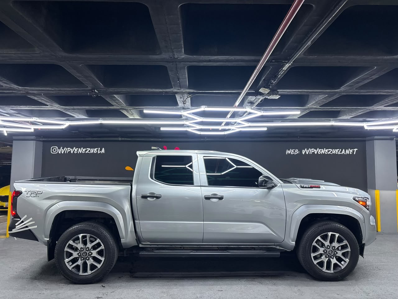 Toyota Tacoma TRD SPORT - Año 2024 miniatura 5