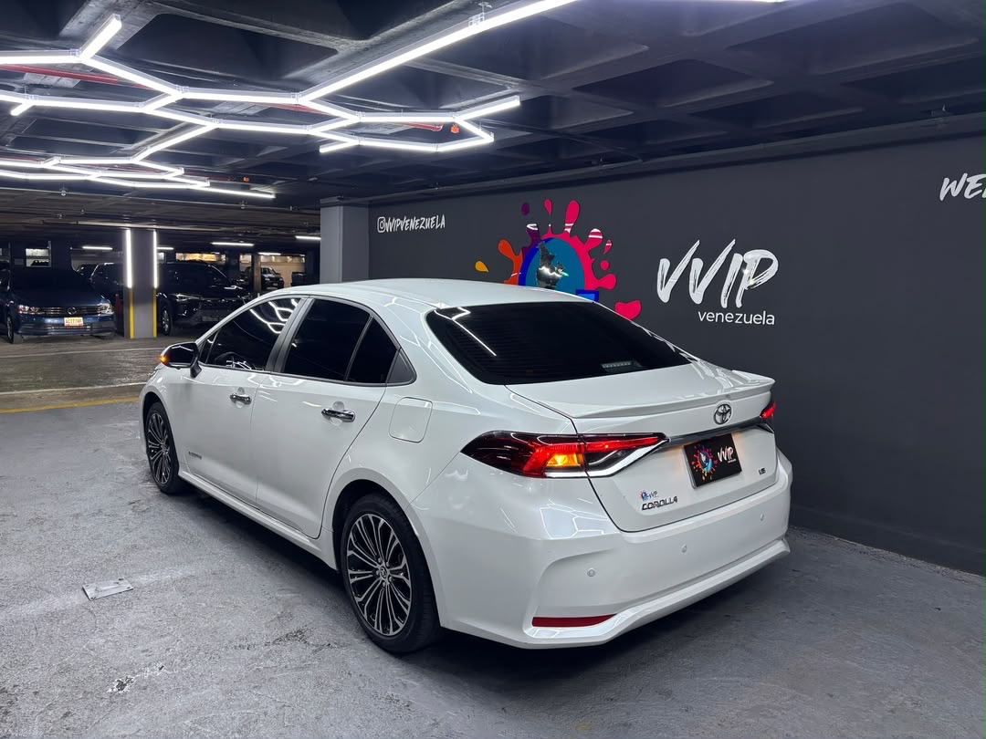 Toyota Corolla Executive 1.5 Dubai - Año 2023 miniatura 7