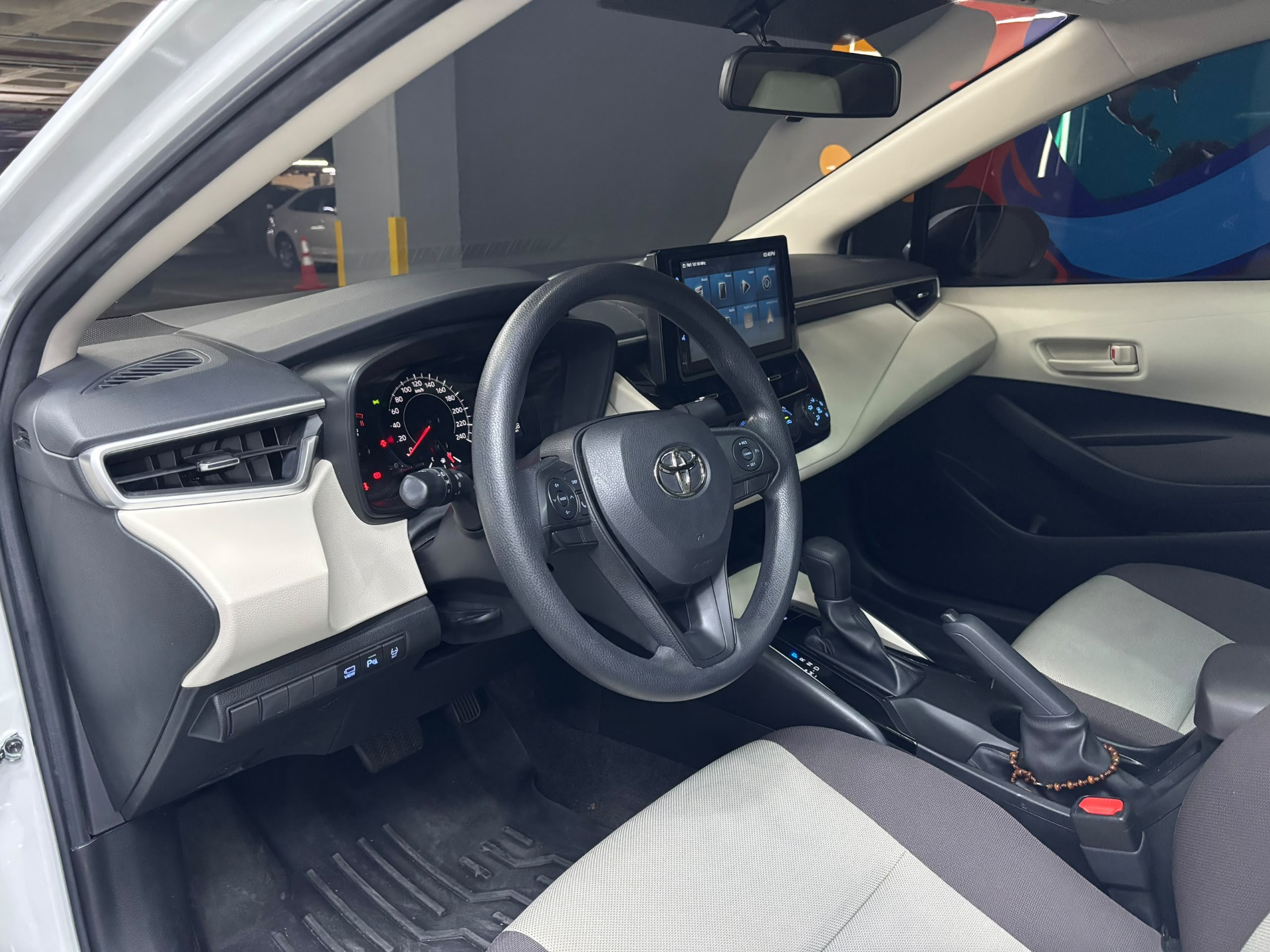 Toyota Corolla Executive 1.5 Dubai - Año 2023 miniatura 9