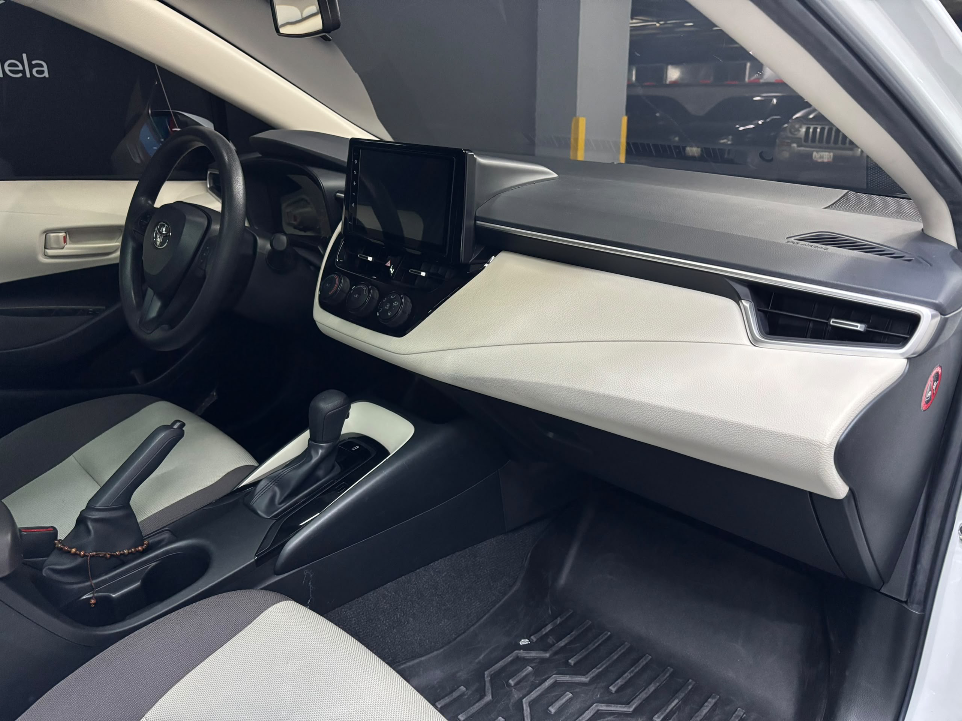 Toyota Corolla Executive 1.5 Dubai - Año 2023 miniatura 12