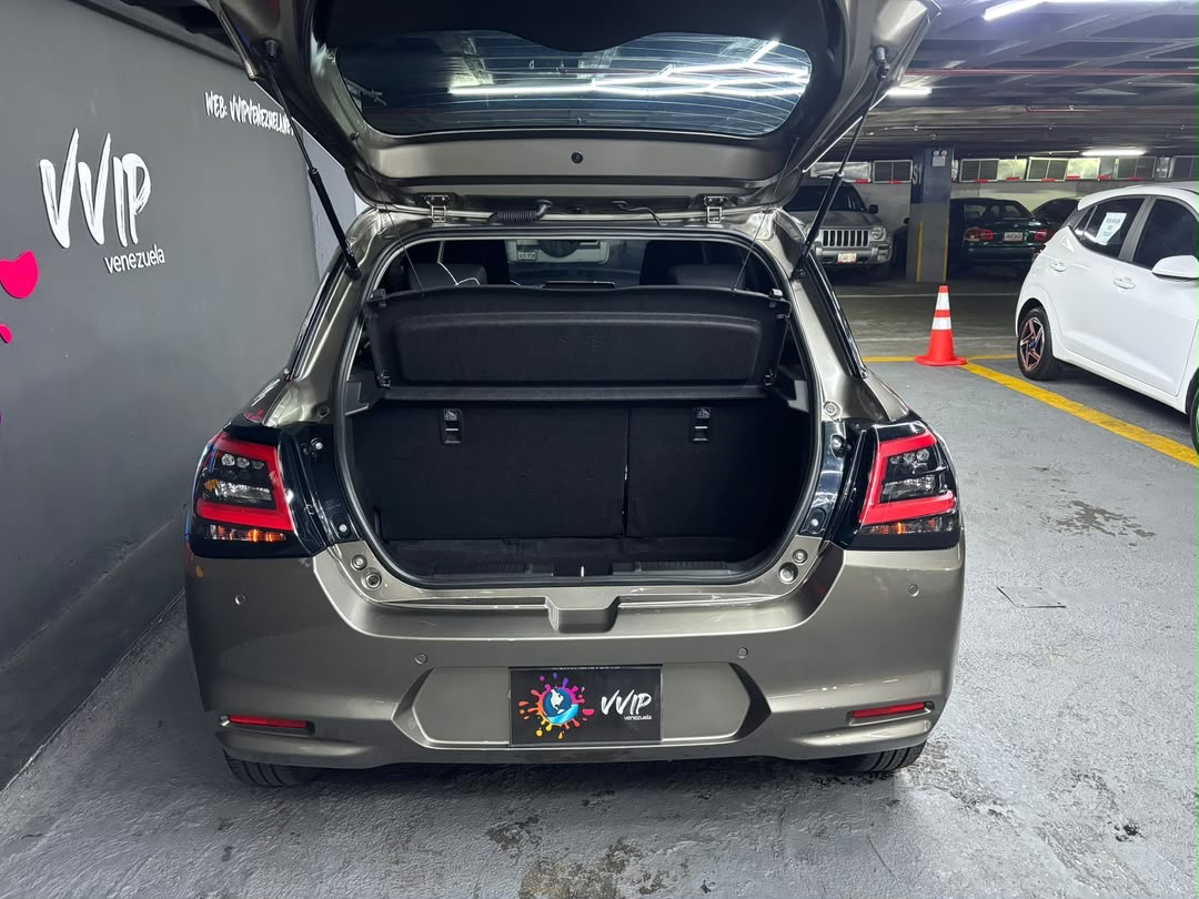 Suzuki Swift - Año 2025 miniatura 18