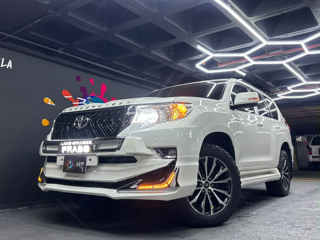 Toyota Prado VX 70 Aniversario Dubai - Año 2023
