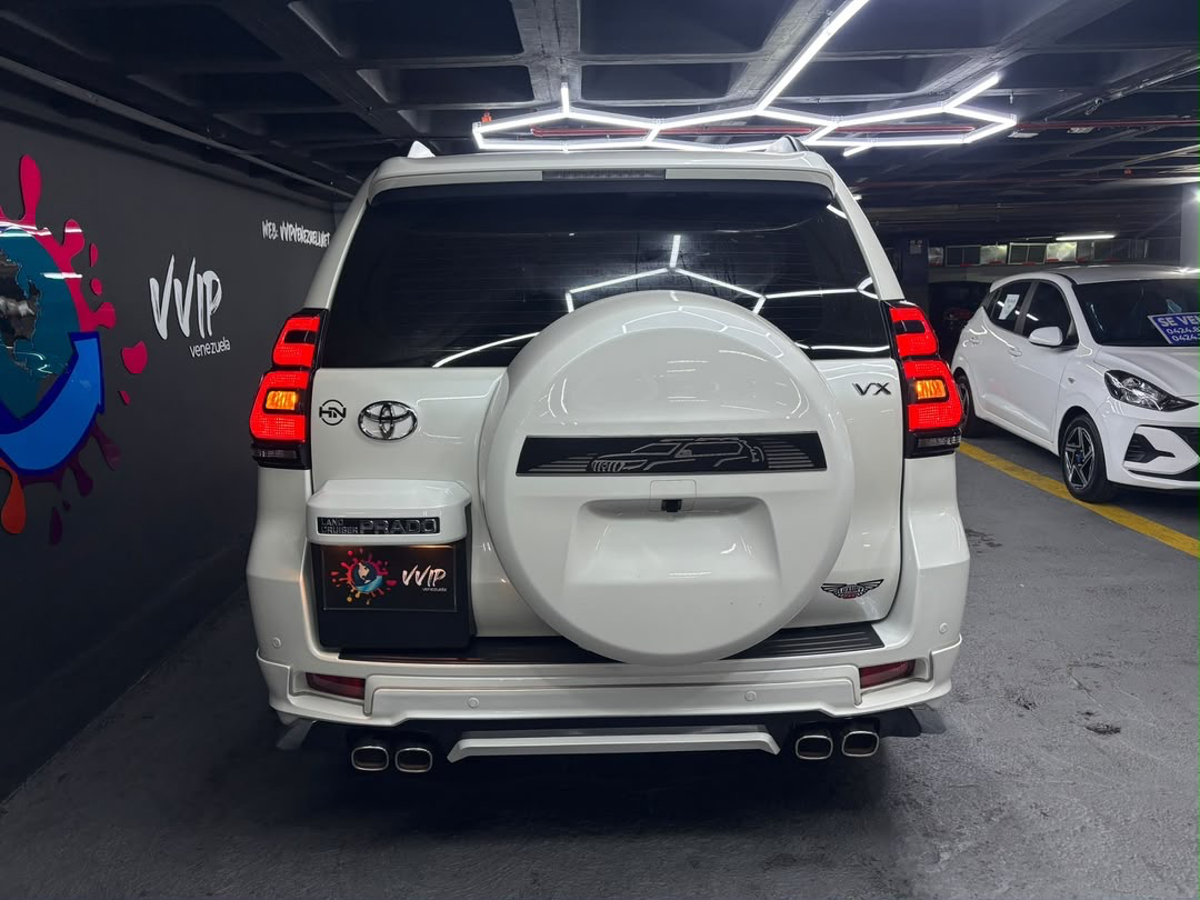 Toyota Prado VX 70 Aniversario Dubai - Año 2023 miniatura 4