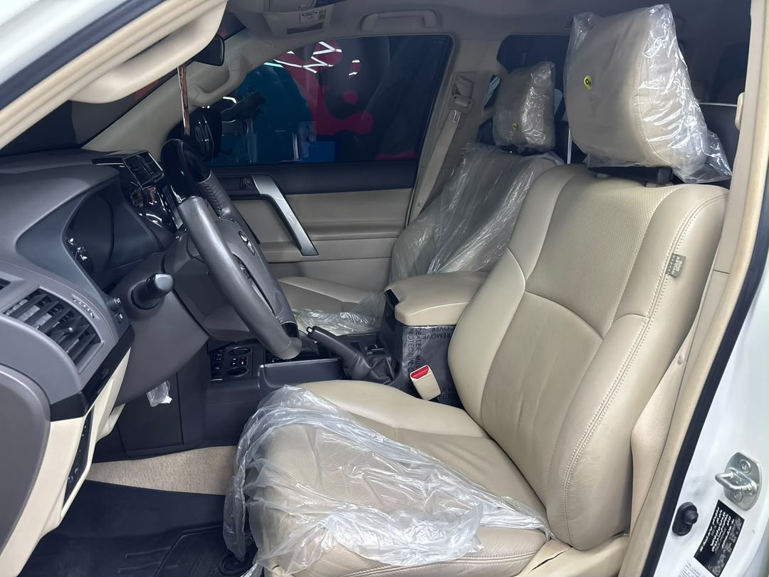 Toyota Prado VX 70 Aniversario Dubai - Año 2023 miniatura 16
