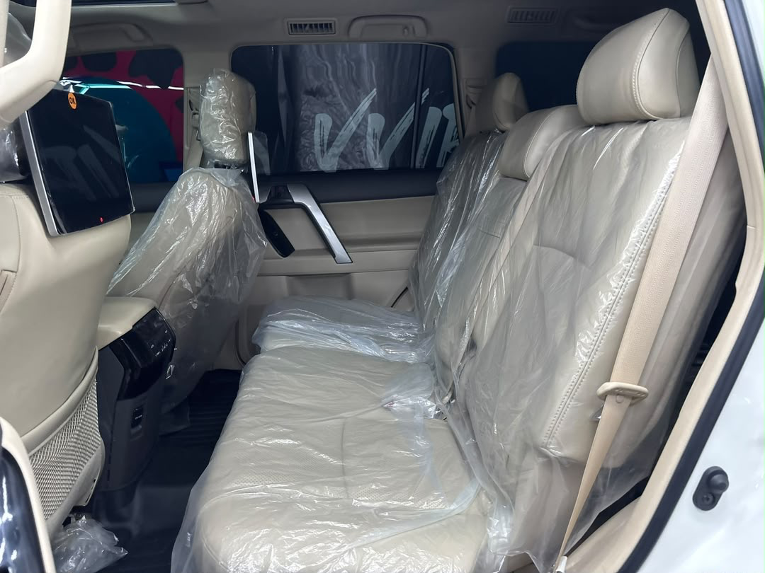Toyota Prado VX 70 Aniversario Dubai - Año 2023 miniatura 17