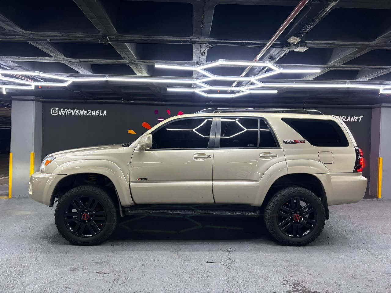 Toyota 4Runner - Año 2008 miniatura 3