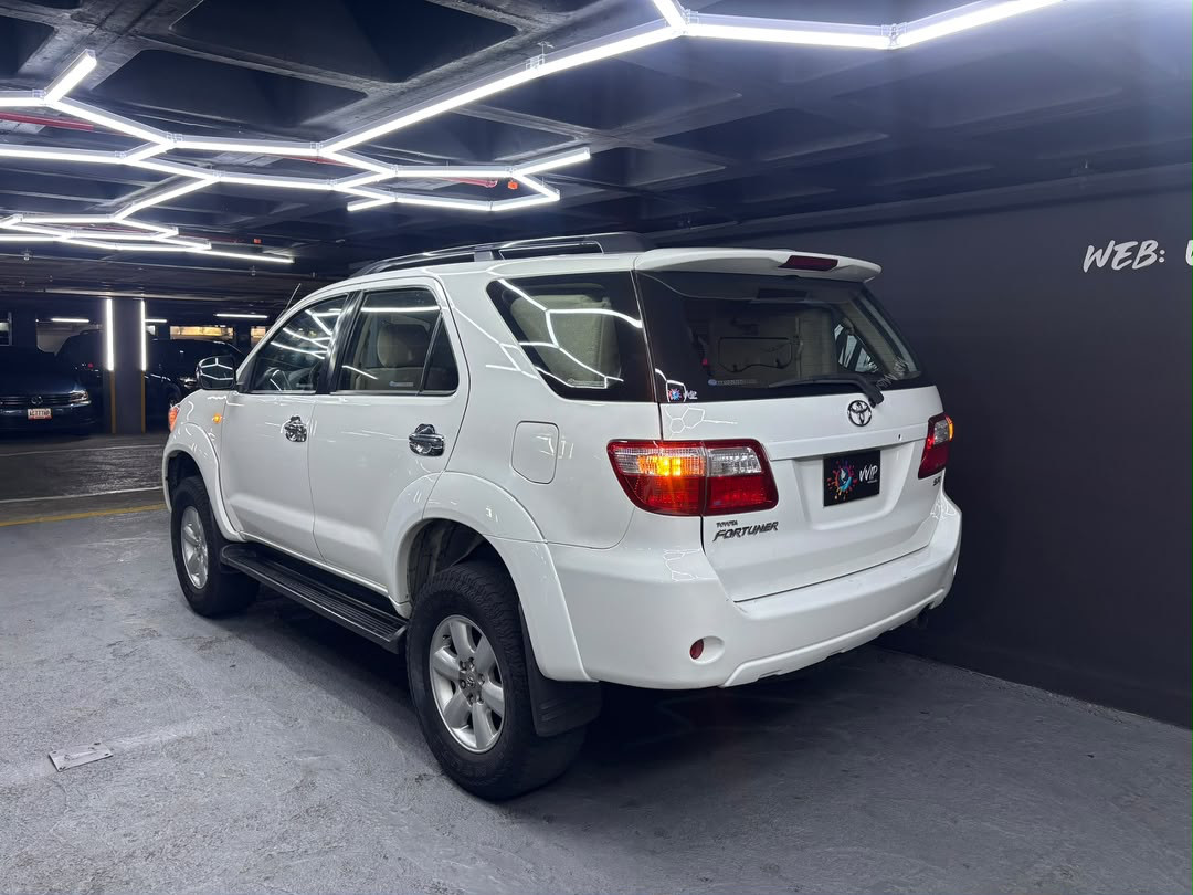 Toyota Fortuner - Año 2011 miniatura 6