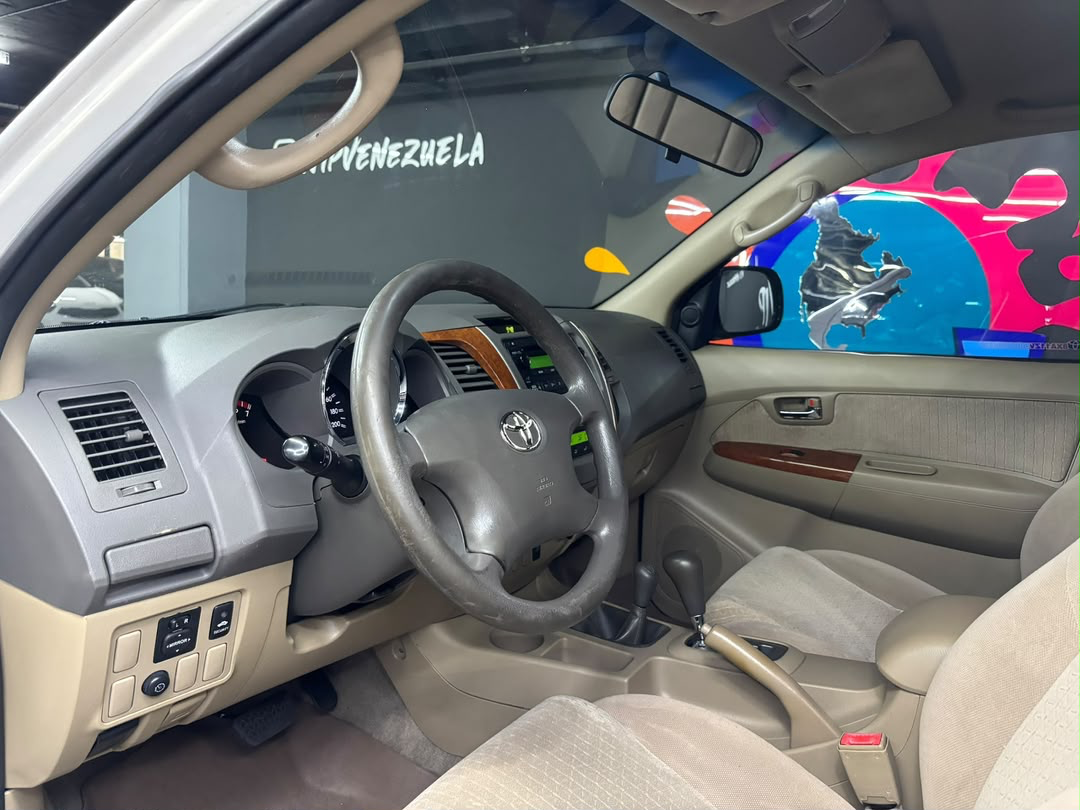 Toyota Fortuner - Año 2011 miniatura 12
