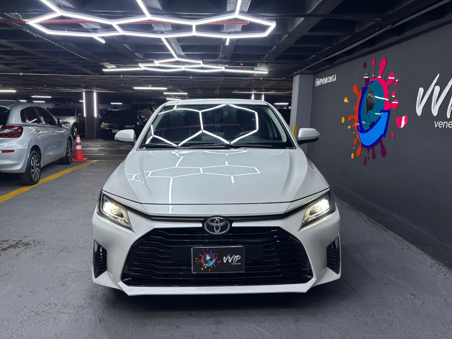 Toyota Yaris E - Año 2024 miniatura 3