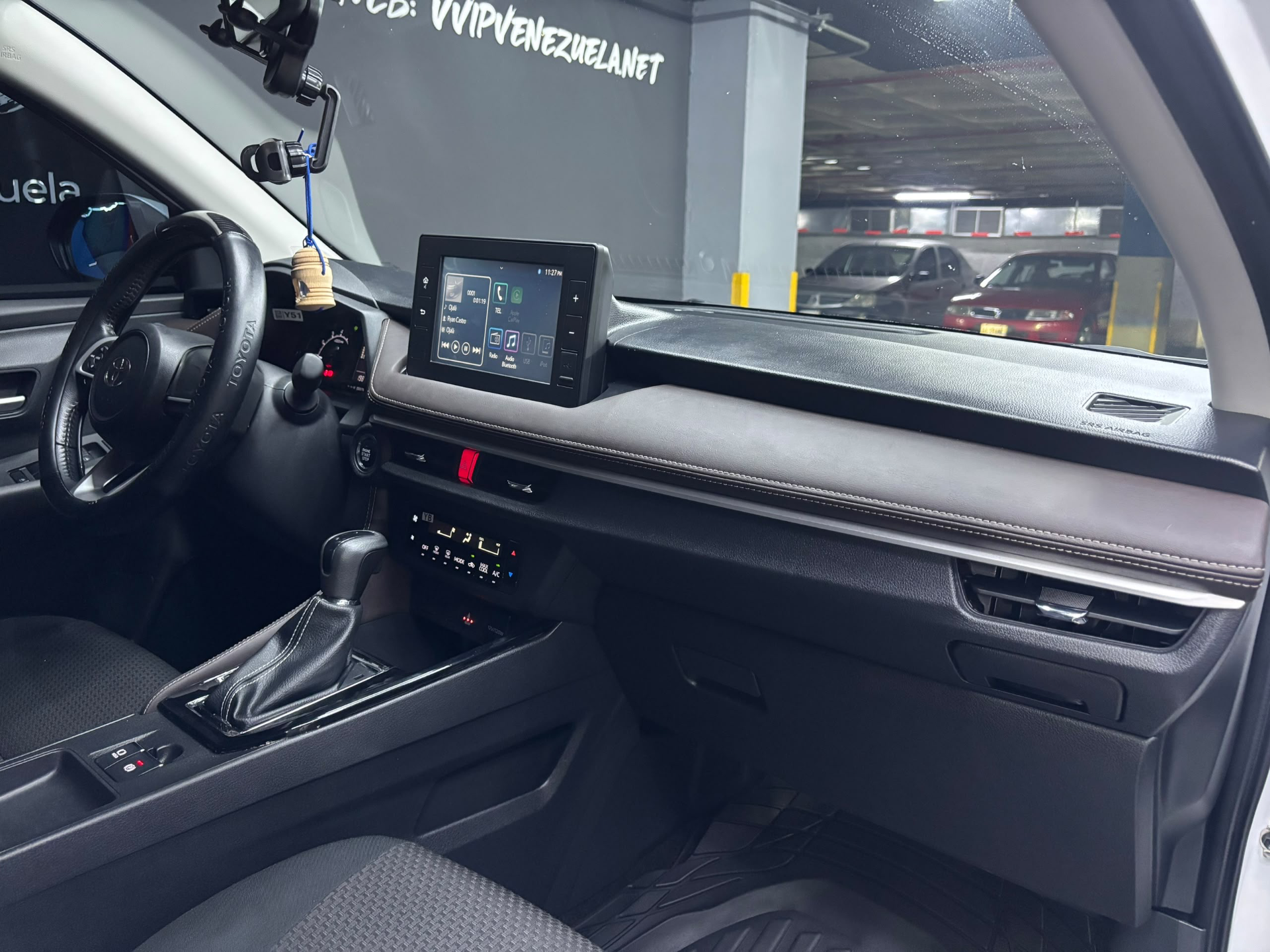 Toyota Yaris E - Año 2024 miniatura 9