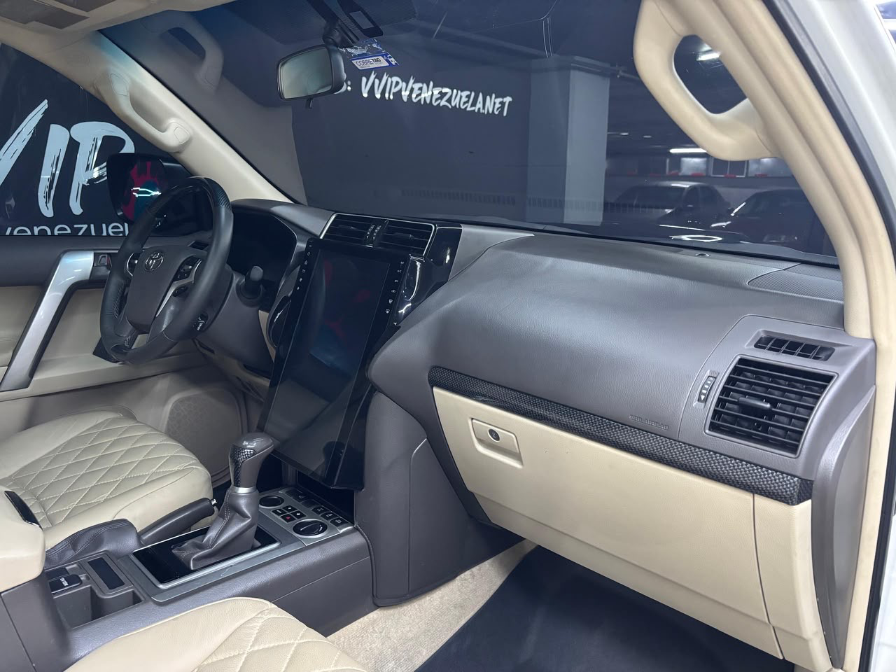 Toyota Prado VX Dubai - Año 2022 miniatura 8