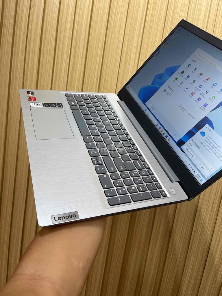 Lenovo IdeaPad 3 15ADA (2021)