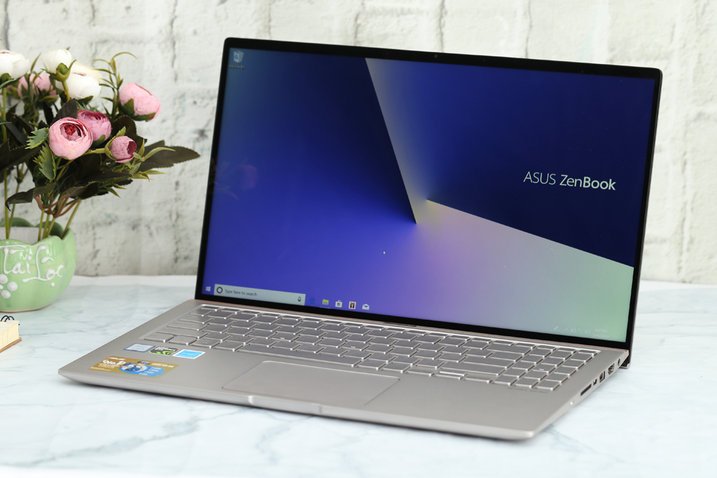 Asus Zenbook UX533FD I5 8265U/ RAM 8GB SSD 256GB/ GTX 1050/ FULL HD/ TRÀN VIỀN VÀNG GOLD/ GIÁ RẺ i5 8265U/GTX 1050/8GB /512GB /15.6" FHD