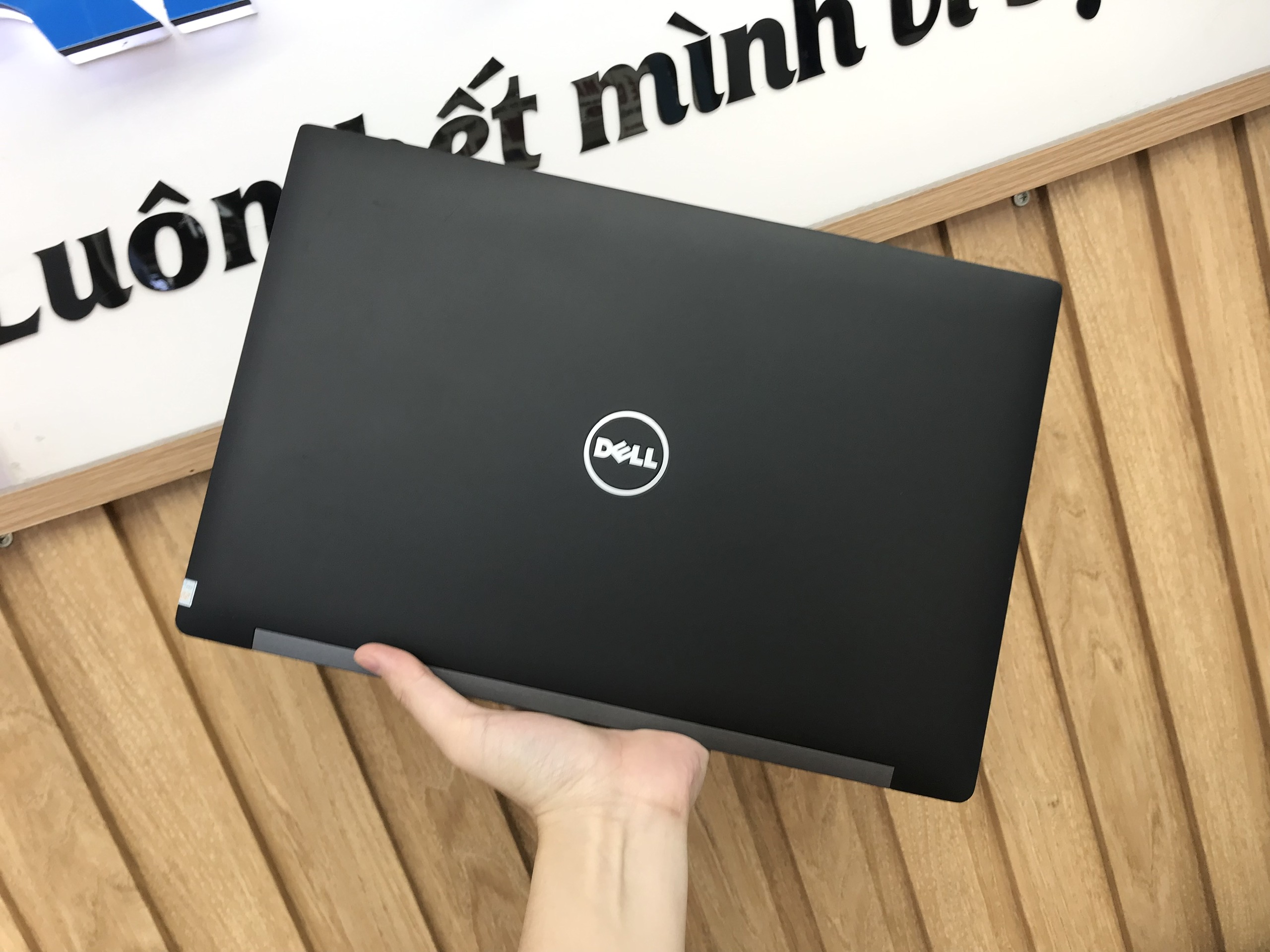 DELL LATITUDE E7480 i7 6600U/ RAM 8GB/ SSD 256GB/ 14INCH FHD