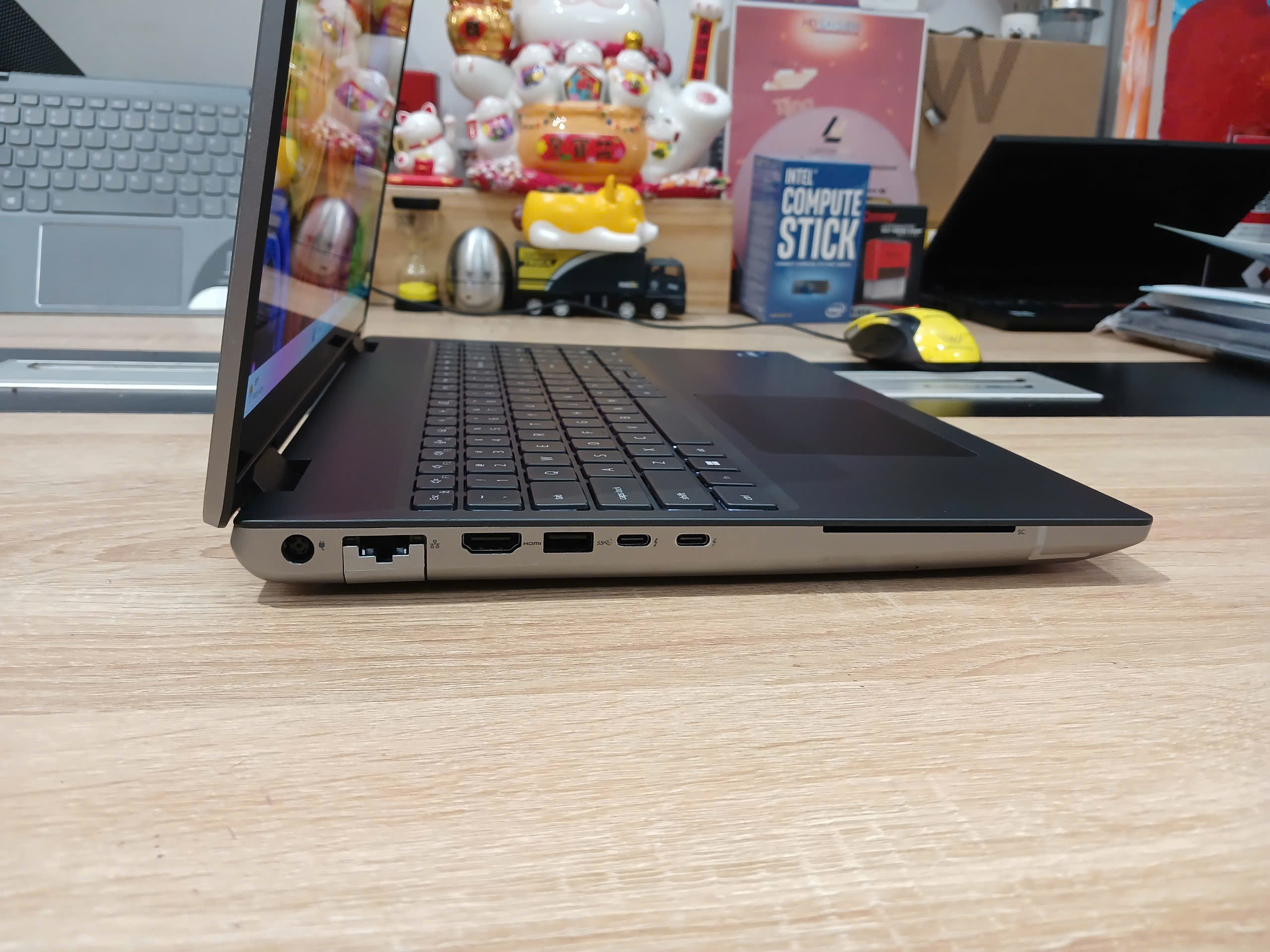 Laptop DELL PRECISION 7670 I7 12850HX/ 64GB/ SSD 1000G/ RTX A1000 4GB Laptop DELL PRECISION 7670 I7 12850HX/ 64GB/ SSD 1000G/ RTX A1000 4GB