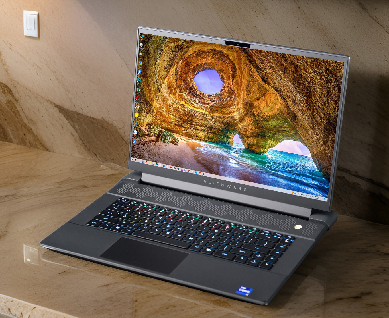 Laptop Dell Alienware M16 R1 i7 13700HX RAM 16GB SSD 1TB RTX 4070 Laptop Dell Alienware M16 R1 i7 13700HX RAM 16GB SSD 1TB RTX 4070