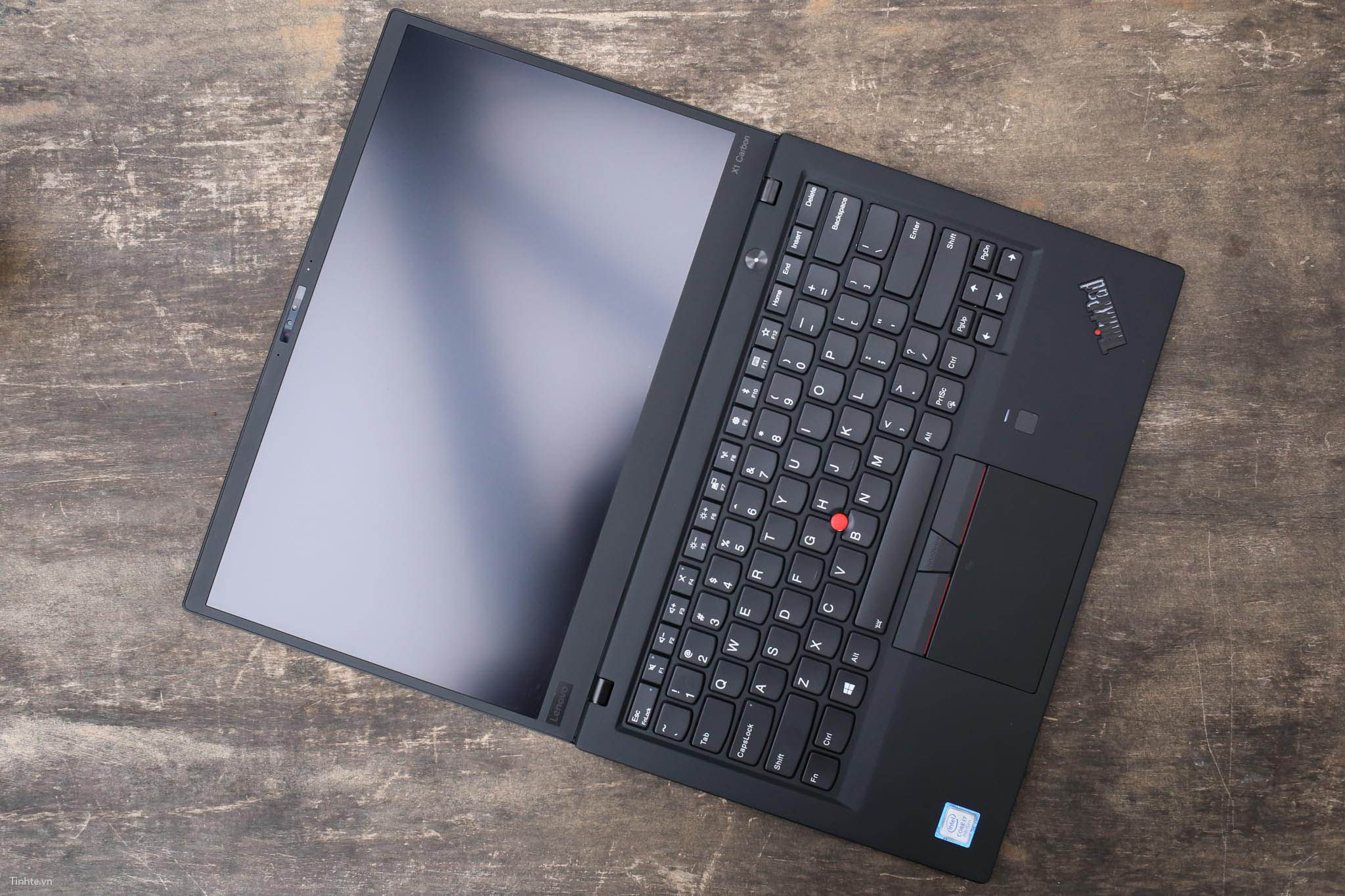 Lenovo Thinkpad X1 Carbon Gen 6 i7 8650U/ Ram 16G/Gập 180 độ Lenovo Thinkpad X1 Carbon Gen 6 i7 8650U/ Ram 16G/Gập 180 độ