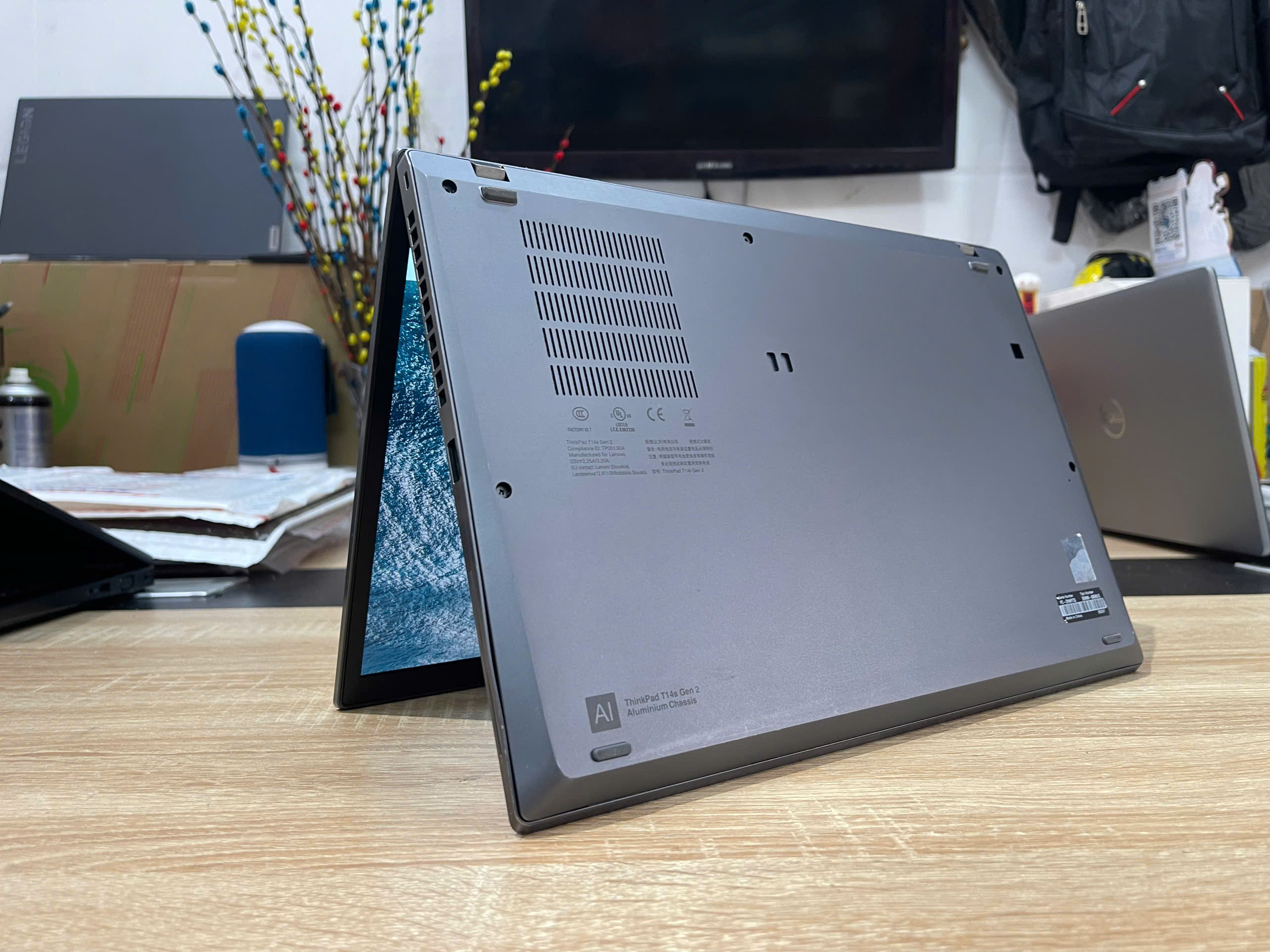 Laptop LENOVO THINKPAD T14S GEN 2 i5 1145G7 2021/ RAM 8GB/ SSD 256GB Laptop LENOVO THINKPAD T14S GEN 2 i5 1145G7 2021/ RAM 8GB/ SSD 256GB