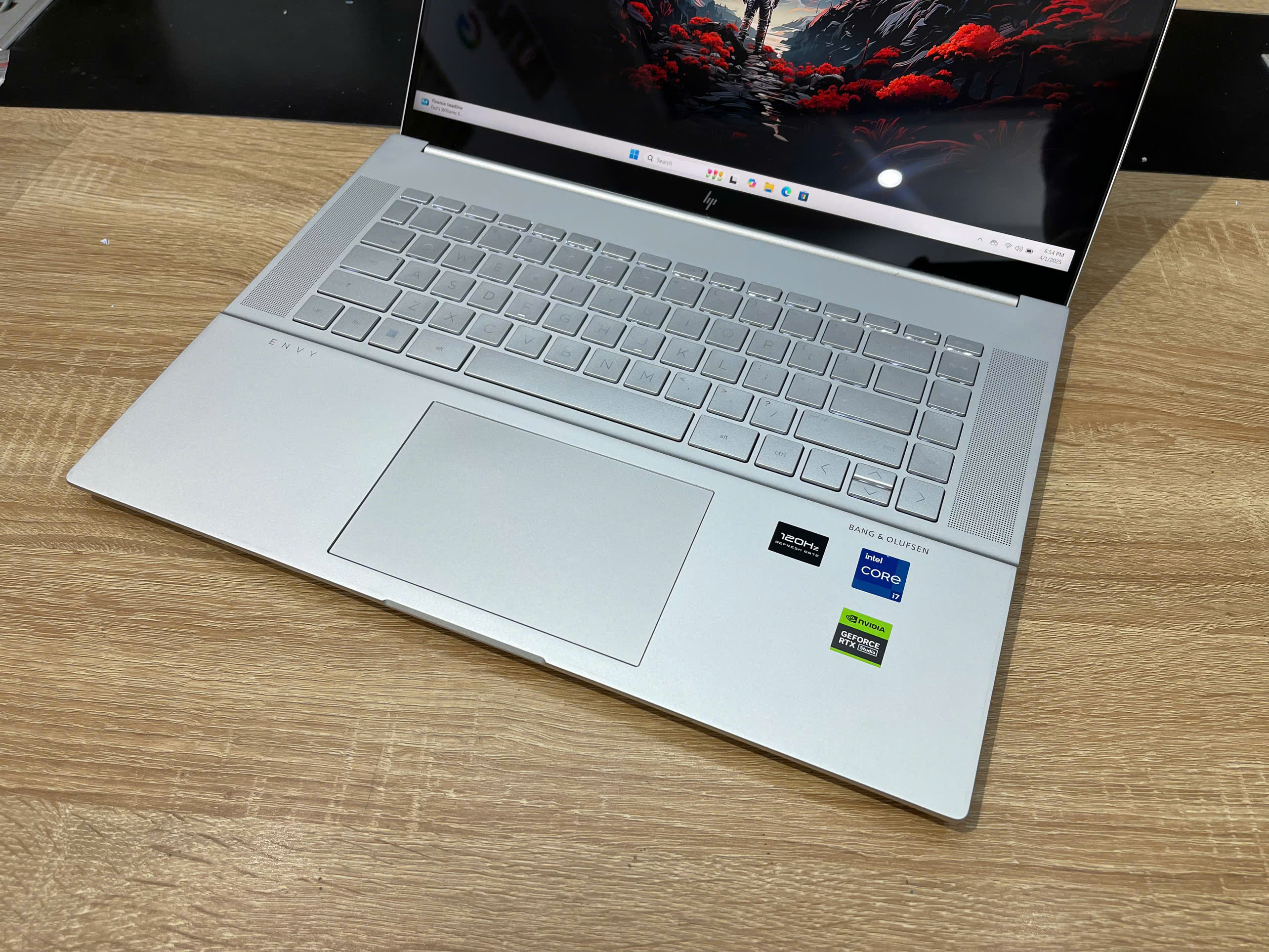 HP Envy 16 i7 13700H RTX 4060 16 QHD 120Hz