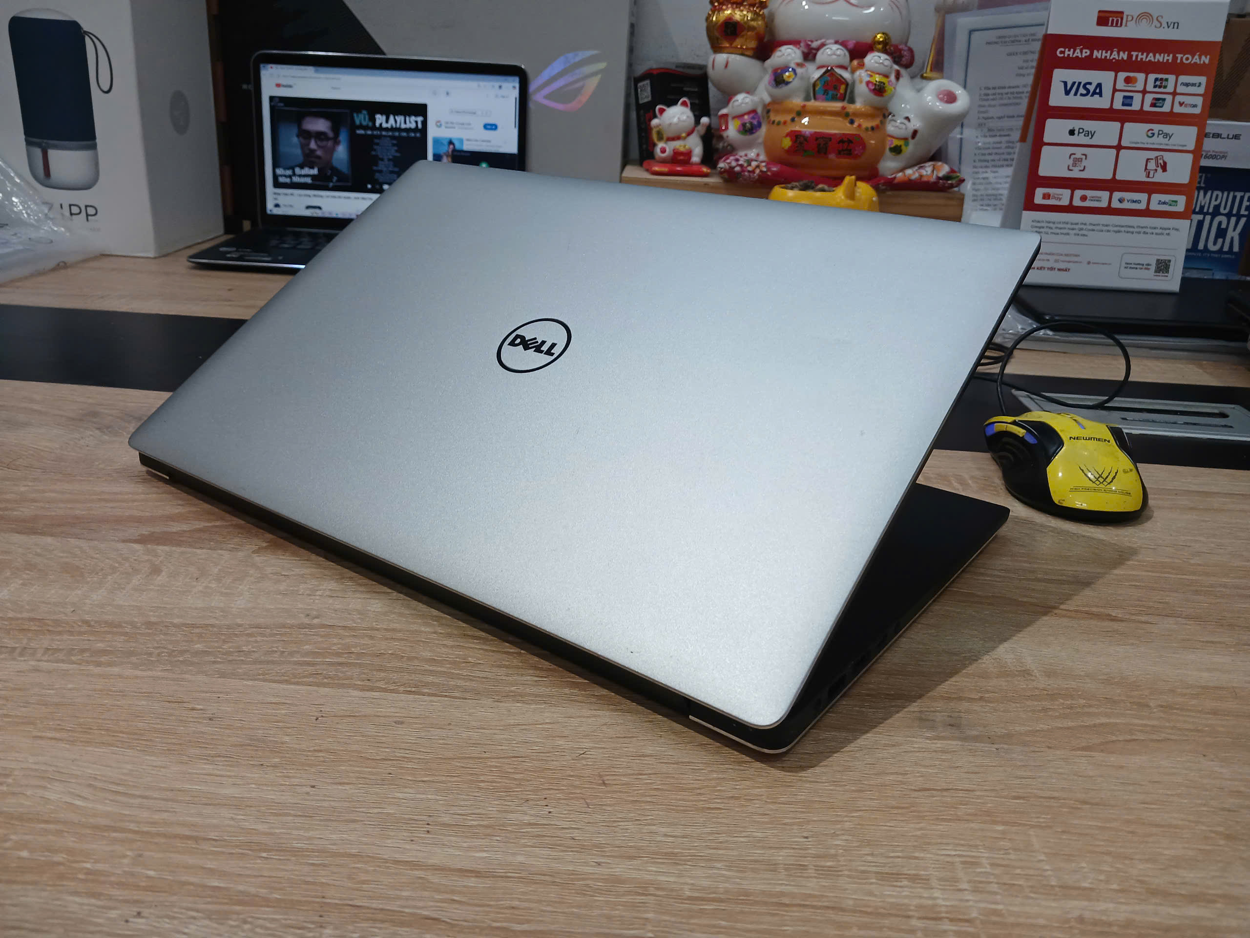 DELL XPS 9560 i7 7700HQ 16G 512G GTX 1050,15.6FHD