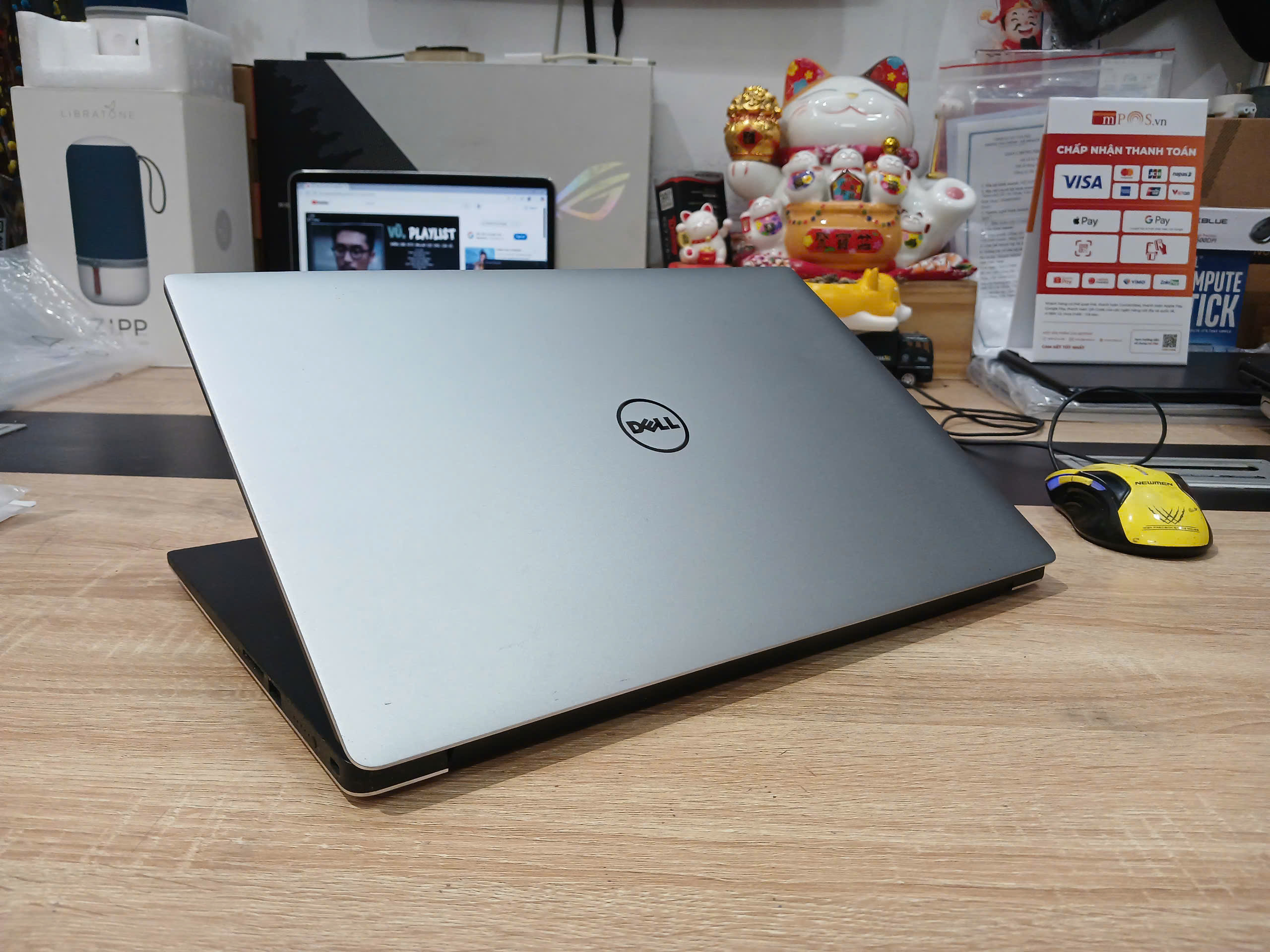 DELL XPS 9560 i7 7700HQ 16G 512G GTX 1050,15.6FHD