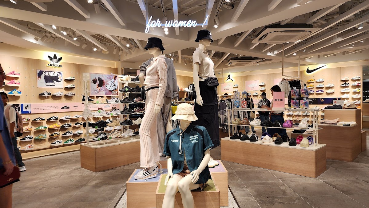 ABC-MART GRAND STAGE Shibuya Shop 3