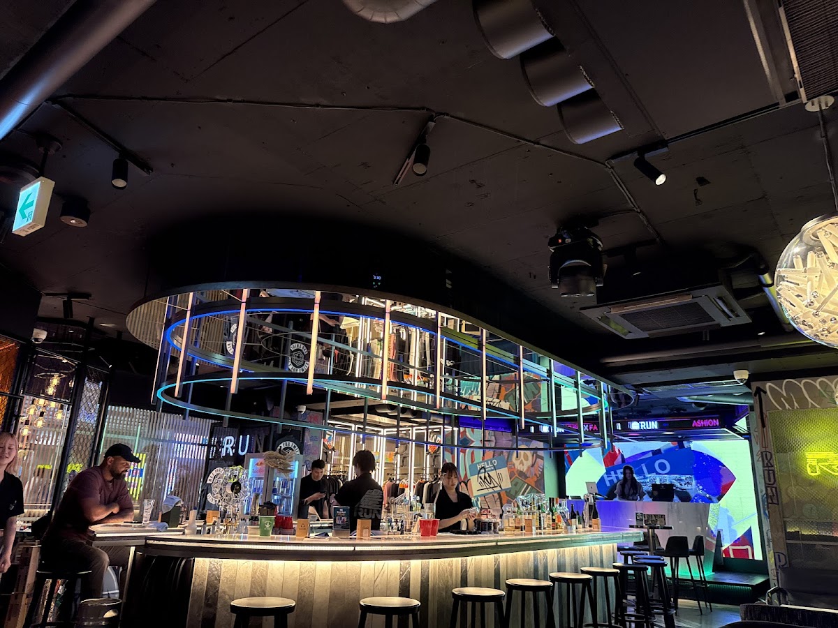 Music Fashion Bar RUN 3