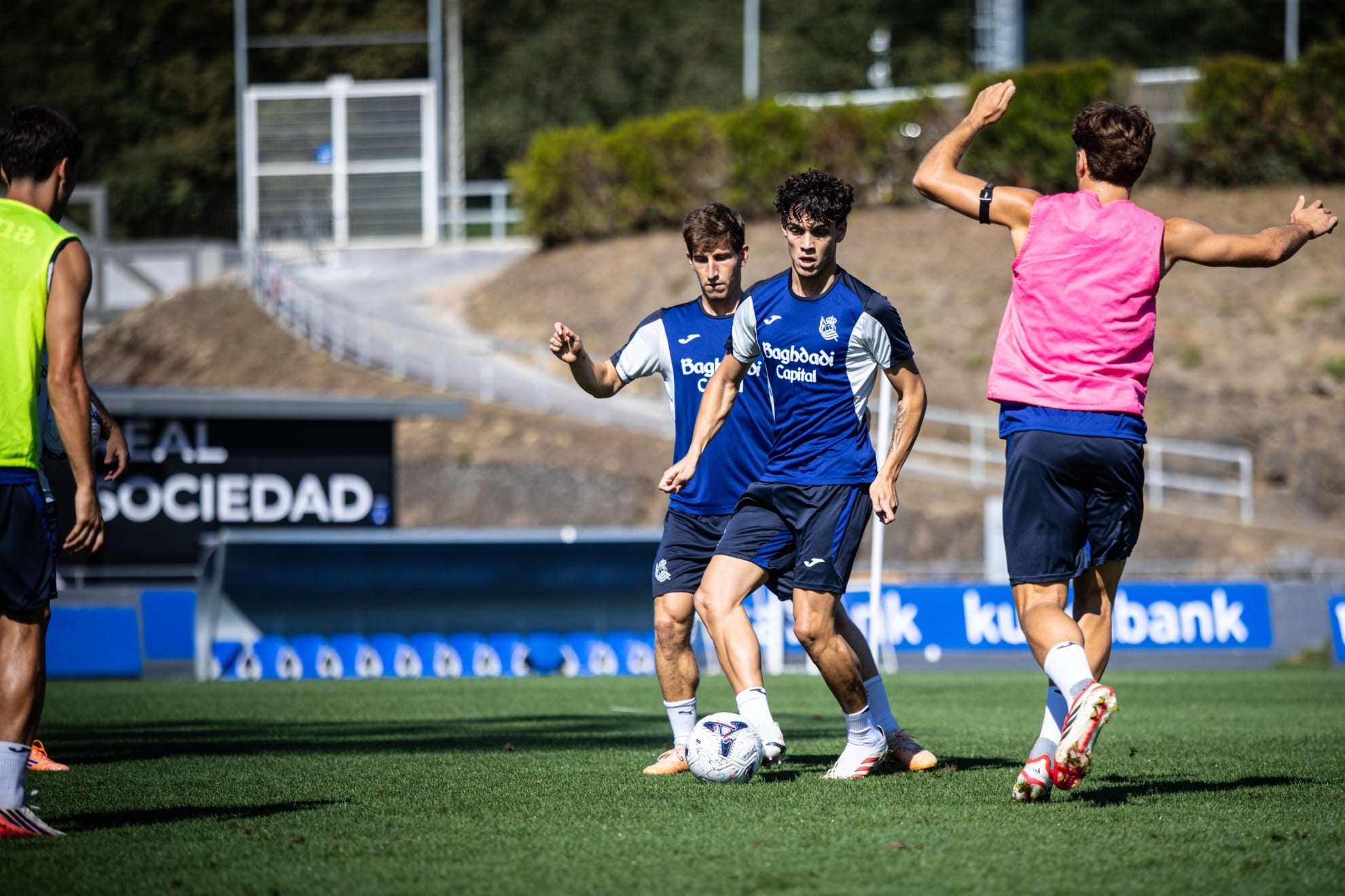 Héctor Fort and Aihen Muñoz Strengthen Matarazzo's Squad Depth
