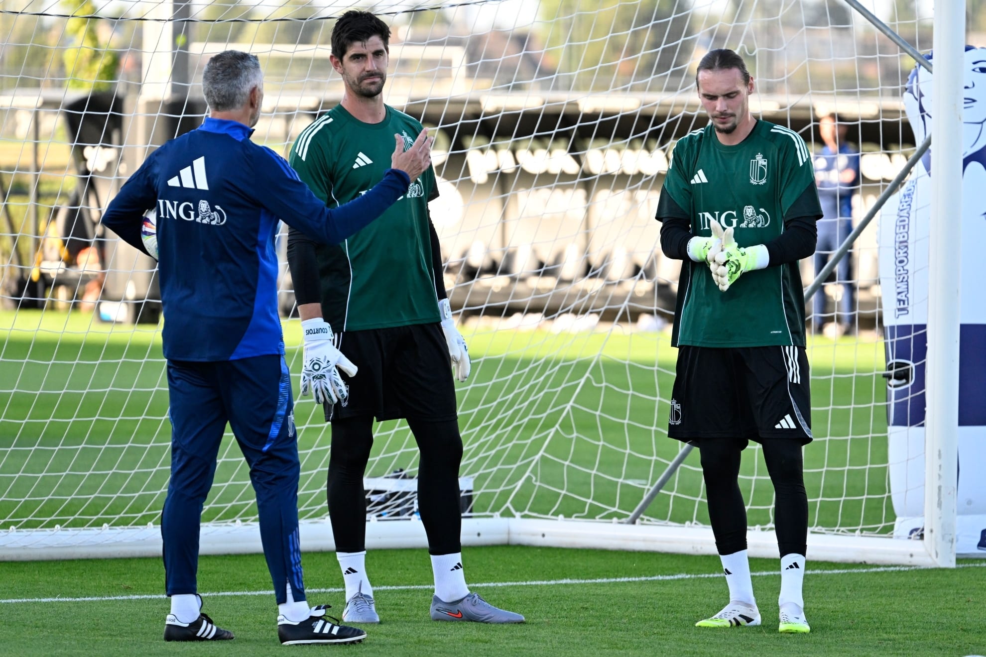 Maarten Vandevoordt Plays Down Longstanding Comparisons to Thibaut Courtois