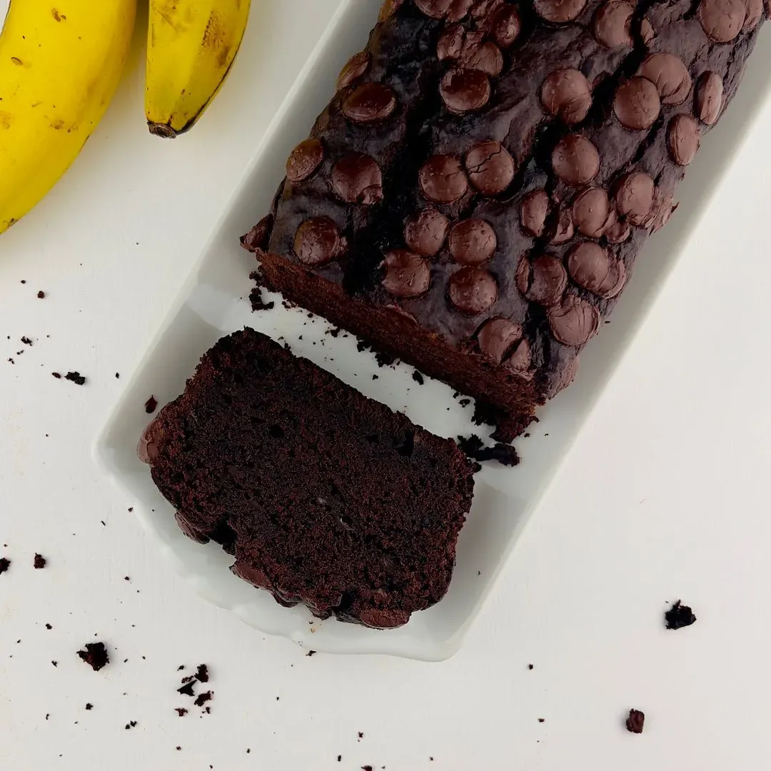 Banana bread (gâteau à la banane) Un banana bread coupé