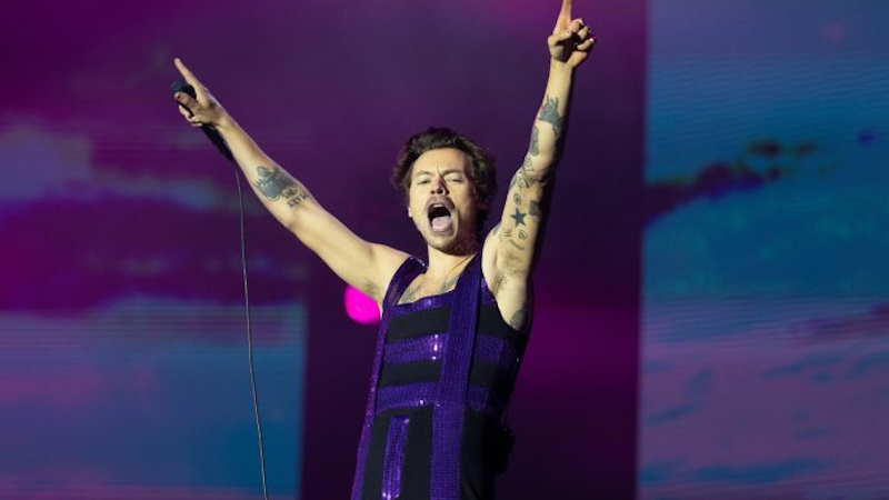 Harry-Styles-1-696x442