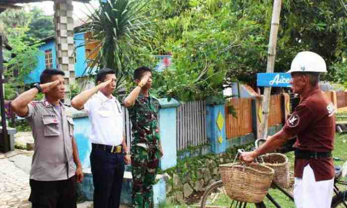 Kisah Inspiratif, Cuma Jual Ikan, Bapak ini Antar Putranya Jadi Tentara, Polisi, dan Security