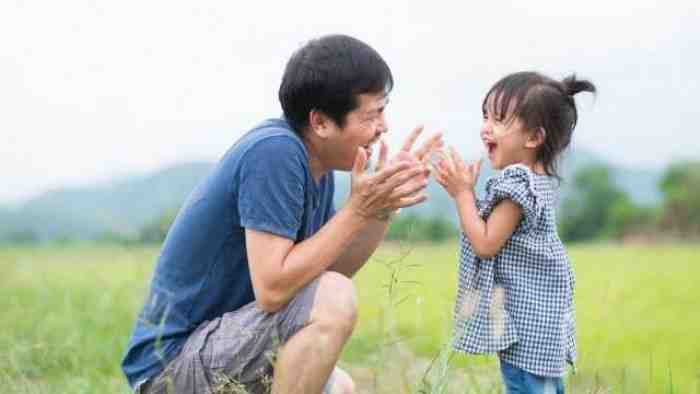 Jangan Baper Bun, Kalau Anak Lebih Suka Bermain dengan Ayah, ini Alasannya