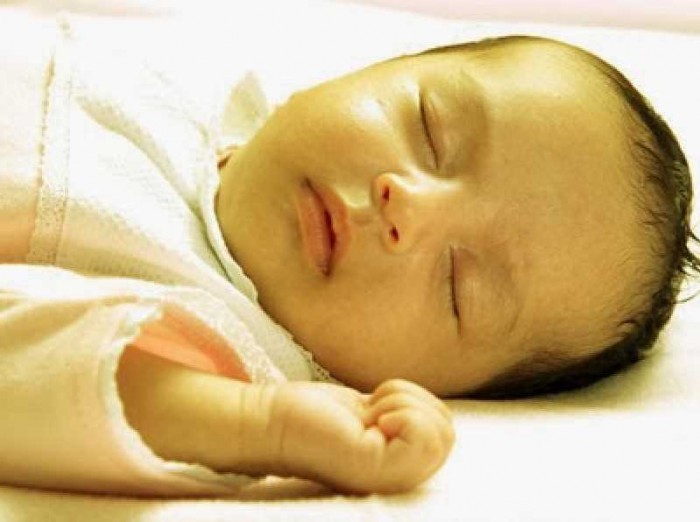 Penyebab, Gejala, dan Penanganan Bayi Baru Lahir Kuning