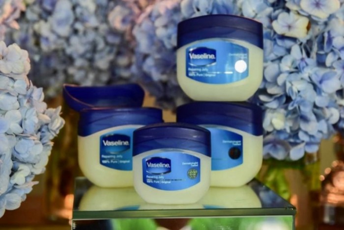 Vaseline Repairing Jelly dan Beragam Manfaatnya