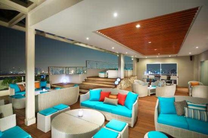 Referensi Rooftop Bar di 4 Kota Besar Indonesia Referensi Rooftop Bar di 4 Kota Besar Indonesia